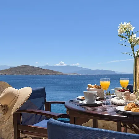 Admiral's House Villa *