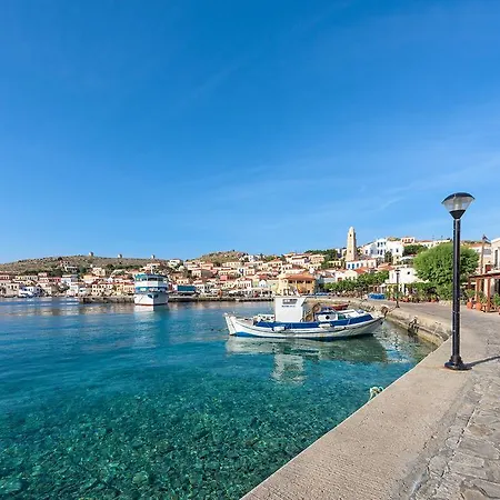 Admiral's House Villa *